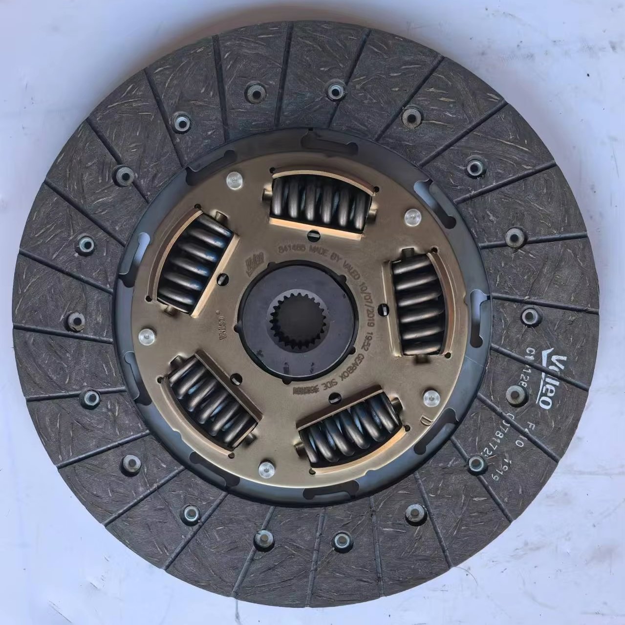High Quality Auto Parts Clutch Disc SQCS for Iveco Daily 2001-2006 3 Months Replacement & Repair Neutral Packing Brake Discs